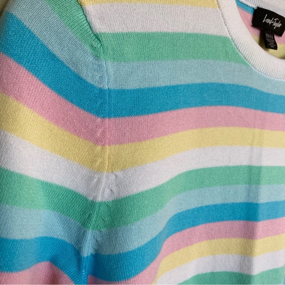 Pastel Lord & Taylor shirt with 3/4 sleeves in size S, 70% cotton and 30% nylon - Picture 2 of 3